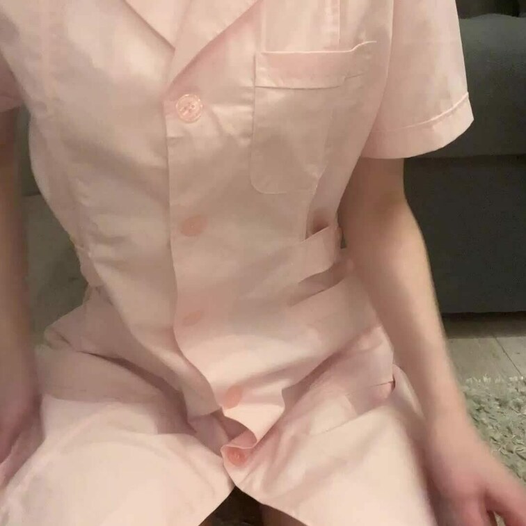 おしりを突き出しておなにー