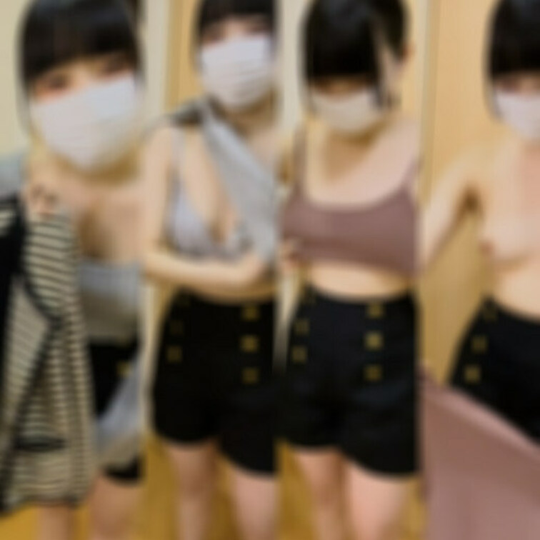 配信中におっぱいポロした美人アパレル店員さん2人