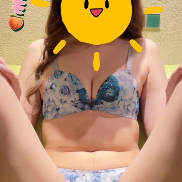 【スタイル抜群♡巻き髪ギャルちゃん】