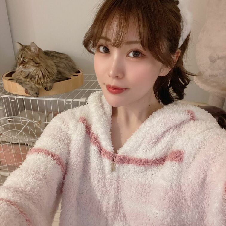 もがちゃん今日はまつ毛パーマに行って美容クリニックにも行きました( ఠ_ఠ )🩷
今週末は○○○とマイファンズの撮影な