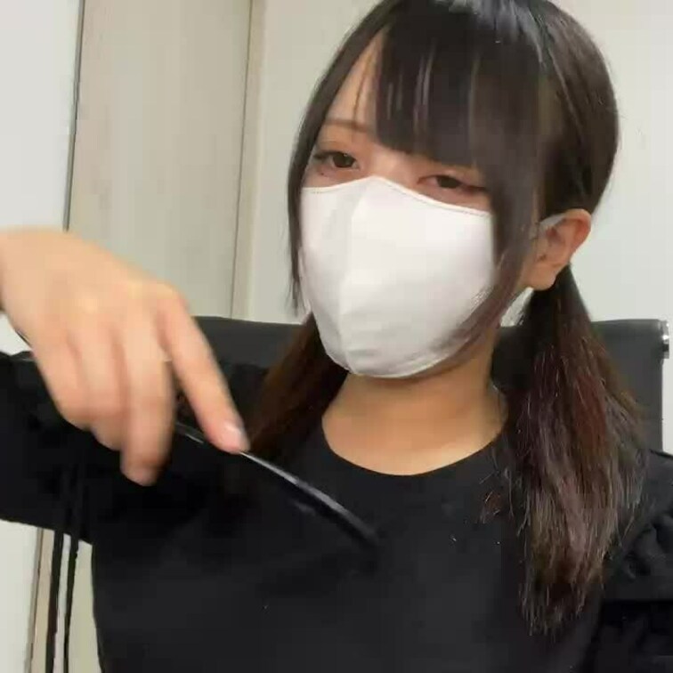 【りん 18 歳】

りんさんのライブ配信動画です
生配信 だと、1 回の有料配信を視聴すると、おおよそ平均 5,