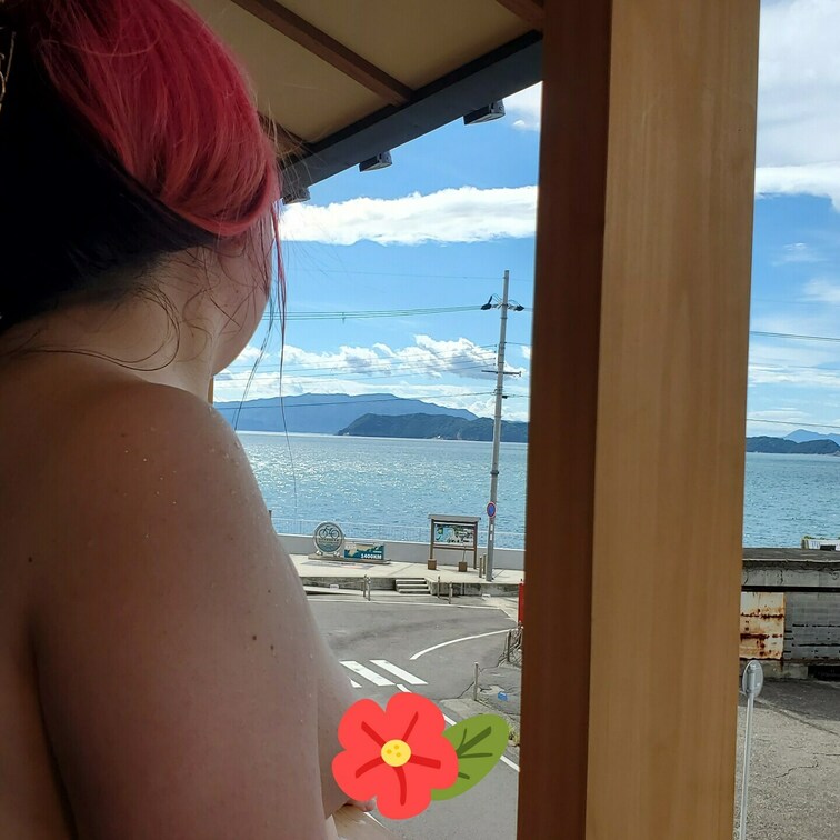 りほさんの、混浴オフ会の時に撮った一枚。混浴オフ会の詳細はX「関西混浴倶楽部」にて。「ぽっちゃりヌーディストりほ」にて顔