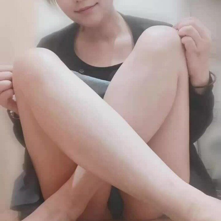 右上の【♡】を押してから見て欲しいです❤️

座って見せちゃう💕