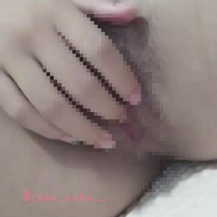 これも指おな🩷
最後はくぱぁして見せつけてます(//∇//)