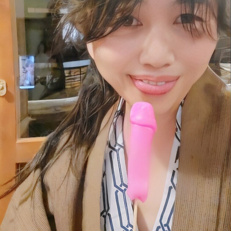 こんばんは(#^.^#)

湯友さんが今月7日に開催されたかなまら祭のお土産を私に買ってきてくれました❤

・・