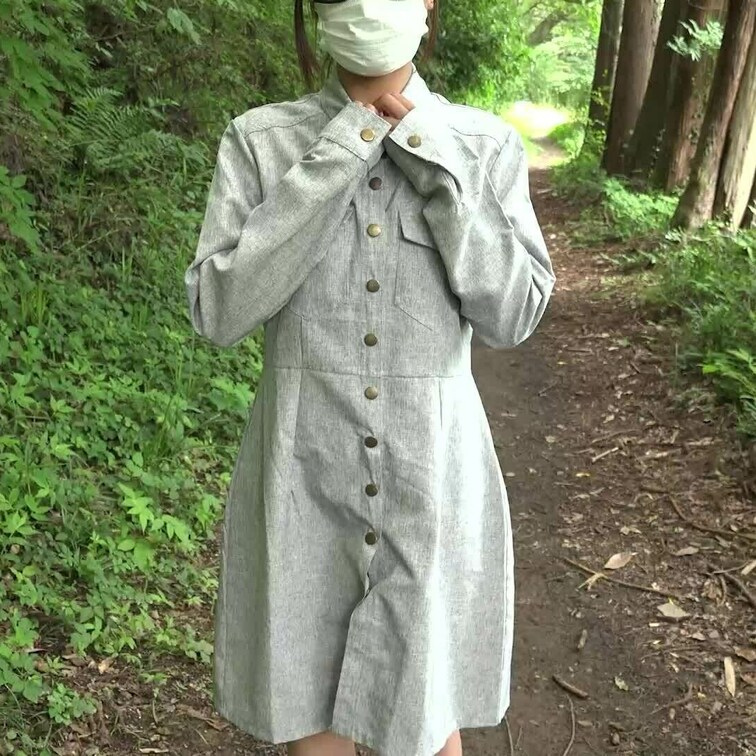 ２種類の光沢ハイレグレオタードを身に着けての野外イメージビデオ。

生地が薄くてうっすら乳首が透けて見える。

