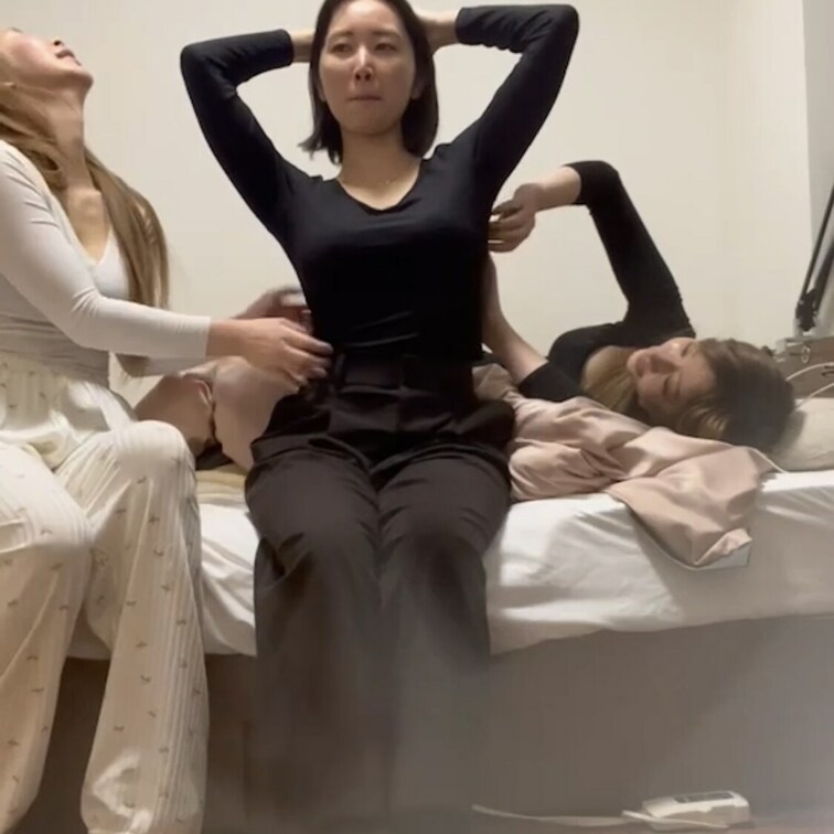 皆様いつもご購入ありがとうございます☺️
今回のくすぐり動画はこちらです👍

是非見てあげてくださいね(  ˆОˆ