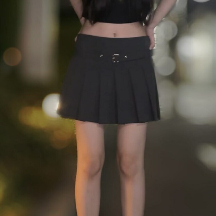 普段着も見たいとのことだったので…
普段の様子と彼女の自撮りと今編集してるハメ撮りです😇
スワイプしてください🫡