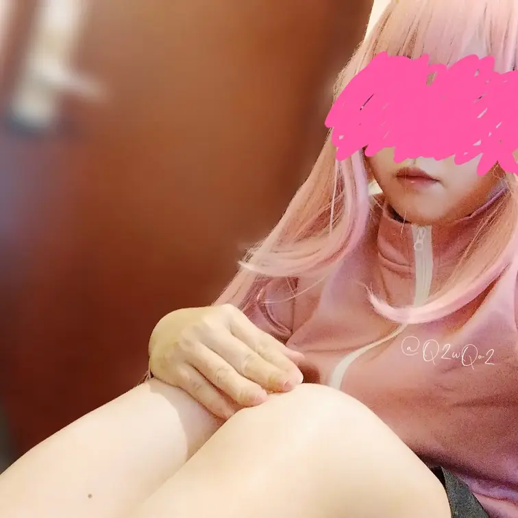 ぼざろ ! ぼっちちゃんコスプレ