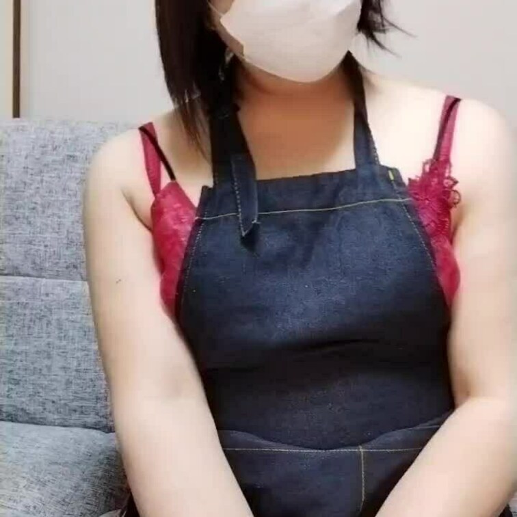 バレンタインなので、赤でえちえちアピール♥️