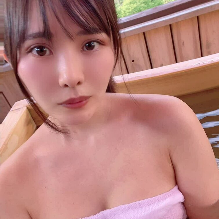 昨日と実は違う種類の温泉。
(景色そんなに変わらなくてかなしい、、)

でも、朝の方がむくんでるの、
わかるかな