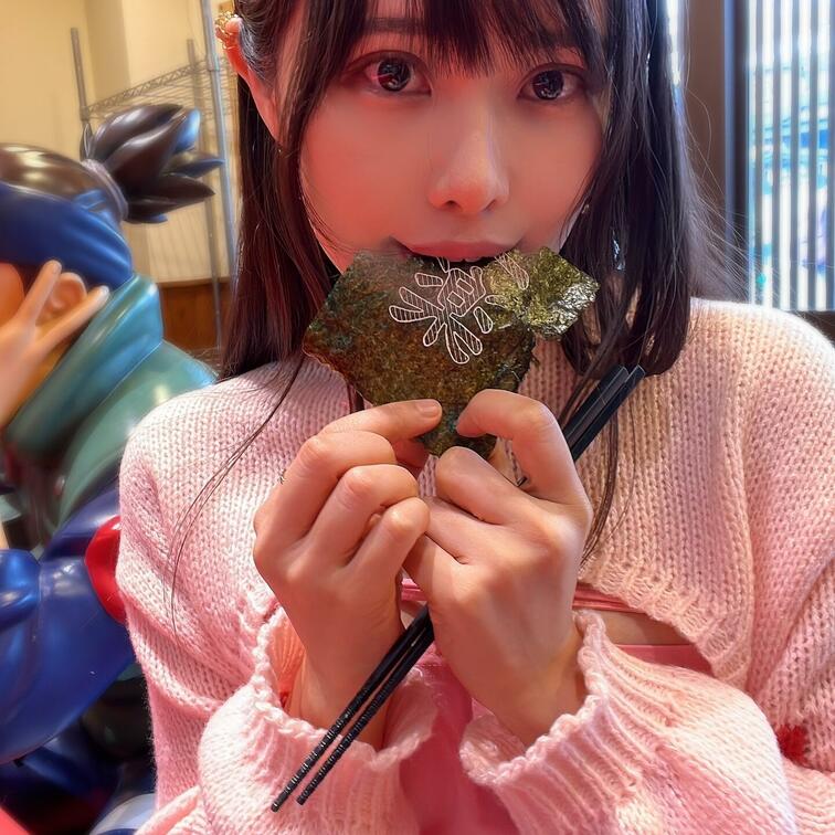 のり〜

一楽のラーメン、食べてみたかったので感動でした❣️

みんなはNARUTO、読んだことあるかな？？🍥