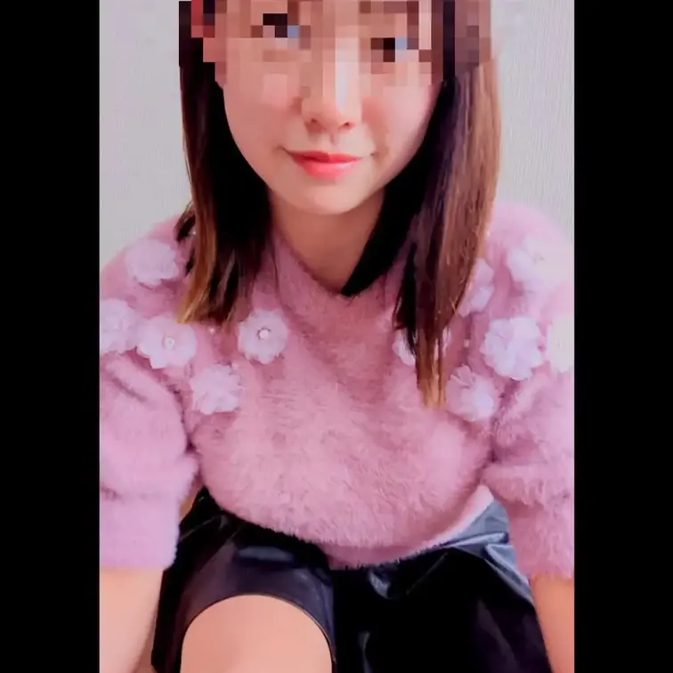 今回は私服からのあにゃる弄りをしてみました♥
と言っても勿論おマンチョも好きだからデカディルドも使用♥
あにゃる玩具