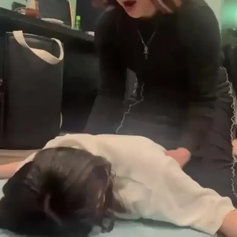 皆様大変お待たせしました！
今回のくすぐり動画はこちらです👍

是非いっぱい見てあげてくださいね(  ˆОˆ  )