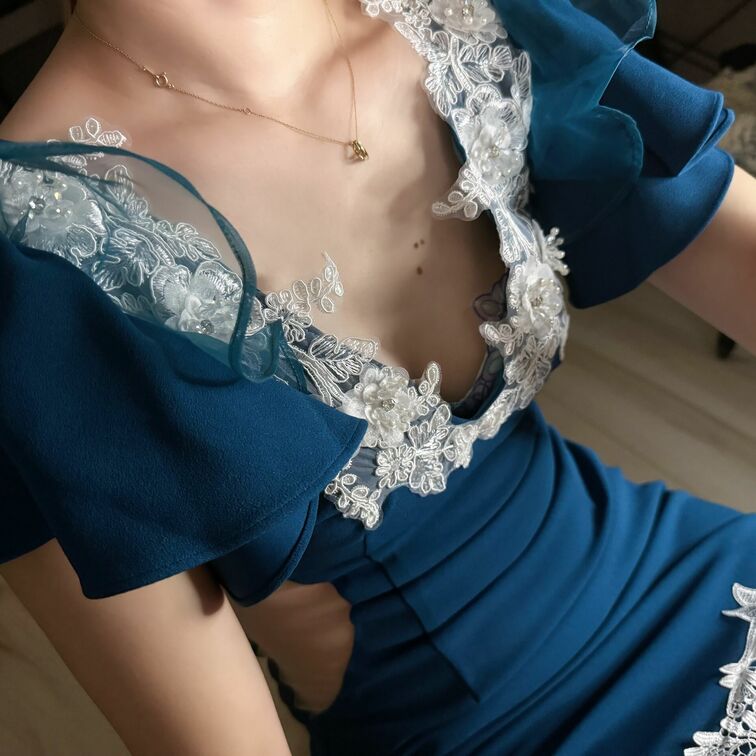 おはよ♡
たくさんの購入ありがとうございます♡
次は手コキ❤️
お楽しみに🤭