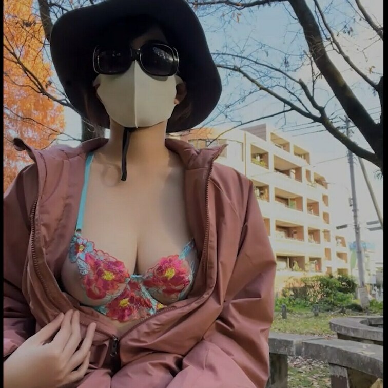紅葉と透け透けブラジャーを撮影にいきました
好きな野外露出があったら撮影するのでコメントで教えてね