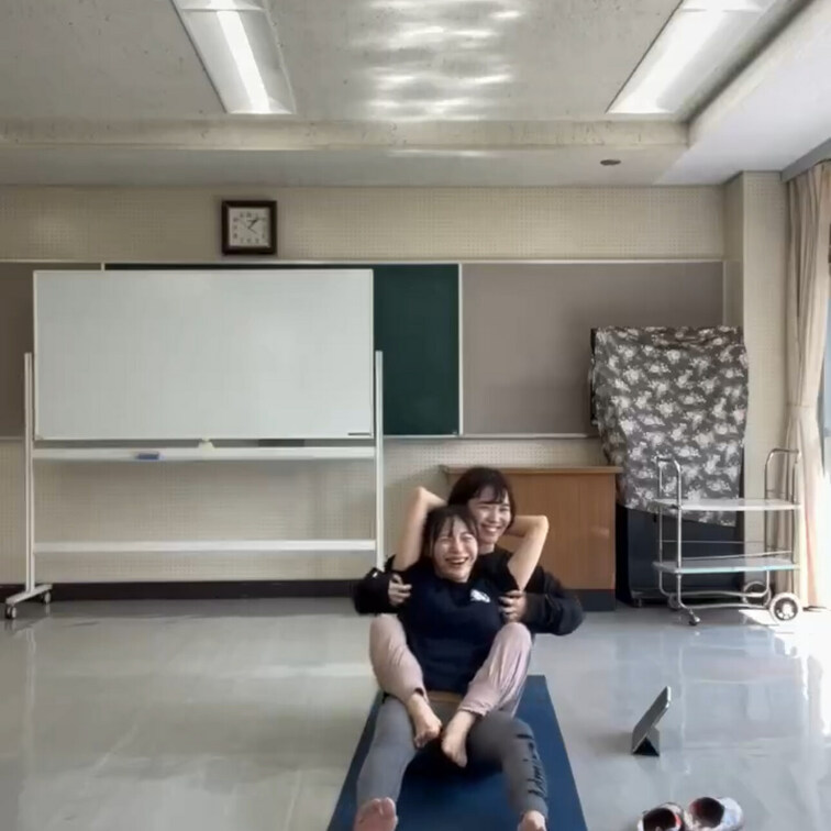 皆様お久しぶりです！
動画の更新が遅くなってしまって申し訳ございません。
今回のくすぐり動画はこちらです👍

是