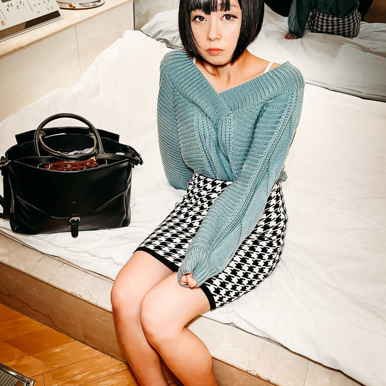 【流出】ぱっつん前髪の短髪美女とハメ撮り_照れ顔からイキ顔まで全て顔出し配信