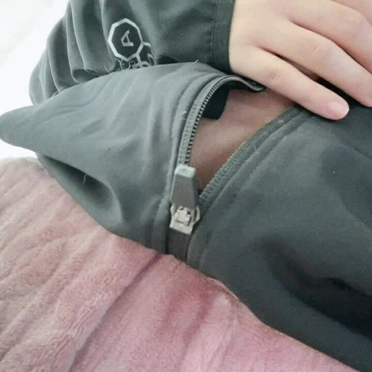 覗いていきませんか？裏垢女子の恥ずかしい姿。
いろんな女子が登場するかも知れません。
フォロー＆加入お待ちしてます。