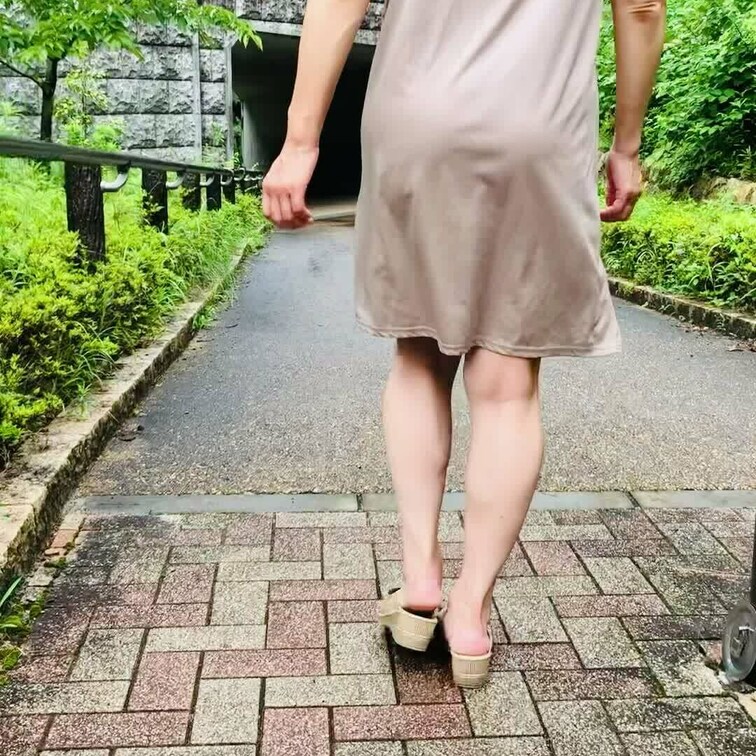 ノーマルなおしり散歩です🍑
黒のTバック着用のやつー^ - ^