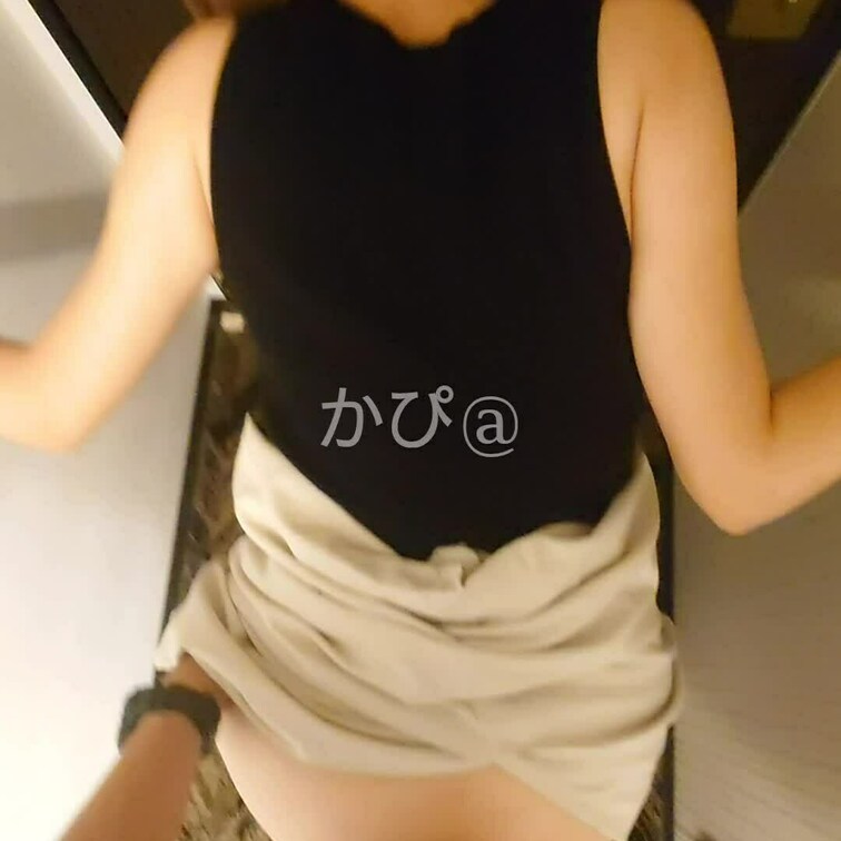 デート中にホテルに荷物置いただけなのに、我慢できなくて前戯なく入口で雑に立ちバック🙂
ベットに移動して、バックで自分で