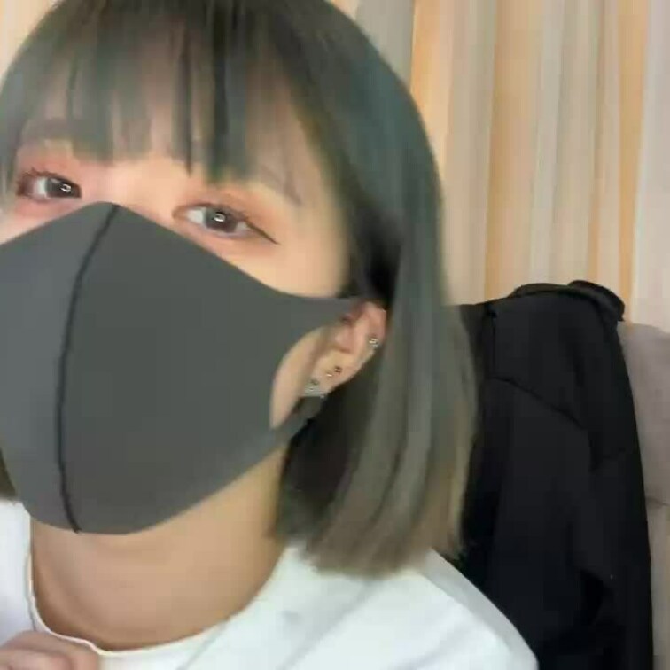 【みれい 20 歳】

みれいさんのライブ配信動画です
生配信 だと、1 回の有料配信を視聴すると、おおよそ平均 