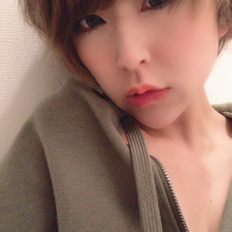 肌寒かったり晴れの日の日向はぽかぽかしてたり。。。(ᐢ. ̫ .ᐢ)
秋ってとても服装難しくて、今日なんかは薄手