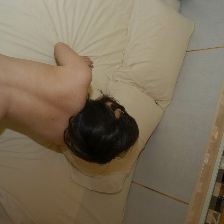 写真のチェック待ちですw 地震、皆さんは大丈夫でしたか? 腰が痛くてぐだぁっとしているときに揺れ出して、メタルラックが倒