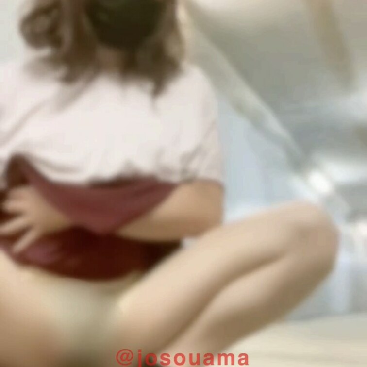 無料❤️野外露出＆放尿💦

野外露出と野外放尿💦です、キョロキョロして緊張感が半端ないです🥺