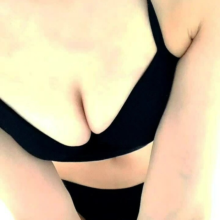 右上の「♡いいね」を押してか動画ら見ていただけると嬉しいです🥰


最後のピクピクまでみてほしい💗