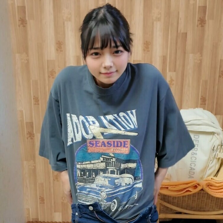 右上の「いいね❤️」を押してから見てくれると嬉しいな☺️

温泉の脱衣所でお着替えしたよ😳