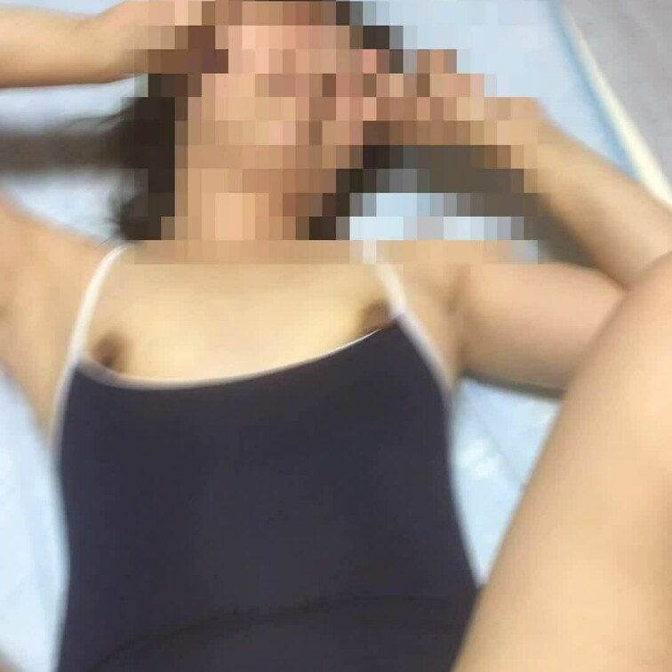 スク水4
ハメられて、動いて💕とおねだりする妻☺️
可愛い声で喘いでます💘