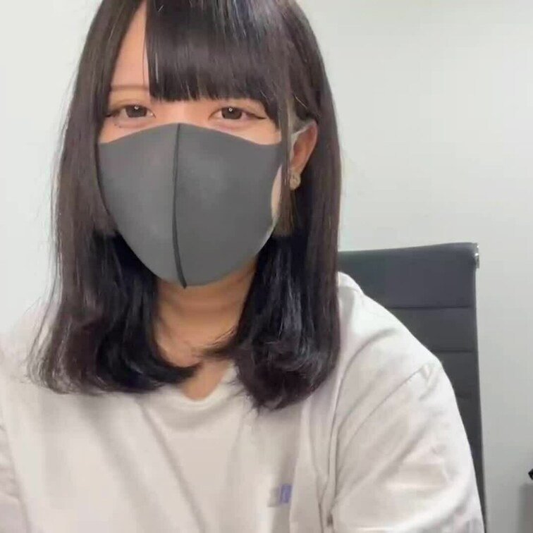 【りん 18 歳】

りんさんのライブ配信動画です
生配信 だと、1 回の有料配信を視聴すると、おおよそ平均 5,