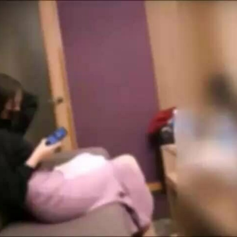 恥ずかしいがり屋のガチな彼女とのプライベートで
ラブホに遊びにいきました！！

今回は仮面を試着での試みですが
