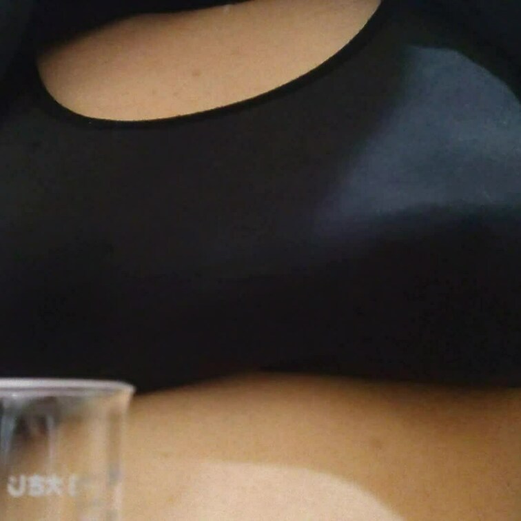 搾乳動画
小さな計量カップに入れてます
ピューとはでないけど、ぽたぽた落ちる感じ。