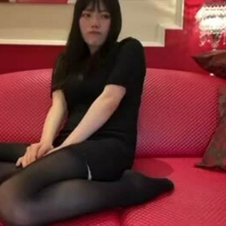 つい先日、児●ポ○ノ扱いされるほど口○で○○○に間違われちゃう女の子です😵‍💫
 
 たろたろ作品で人気の女の子です