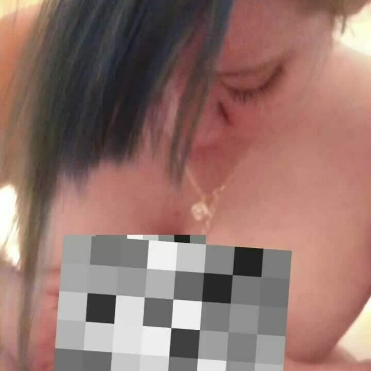 Hカップおっぱいでパイズリ♡
途中でぺろぺろ♡♡
