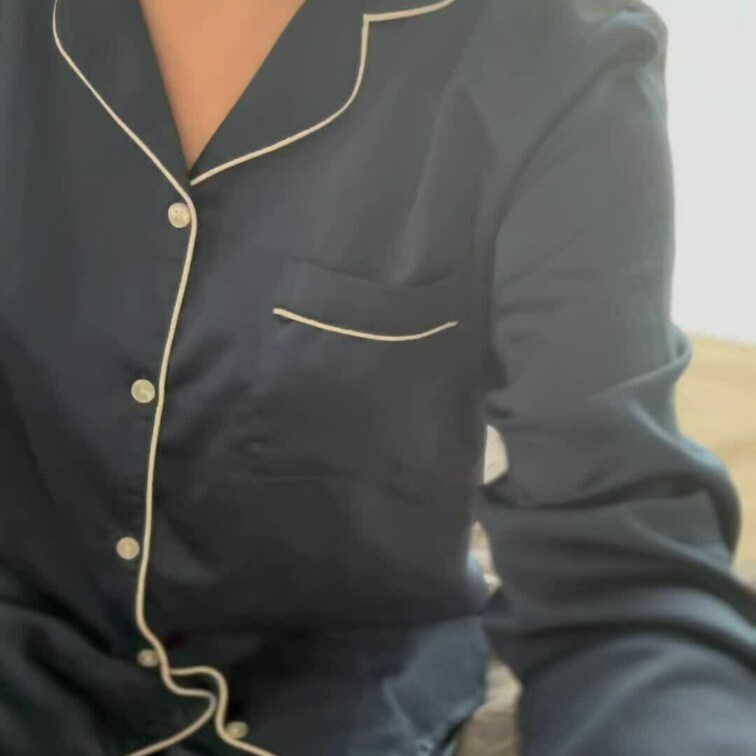 朝から舐めたり挿れたりしちゃいました。。
朝ってなぜかすっごくむらむらする。。
みんなはどうかな...？