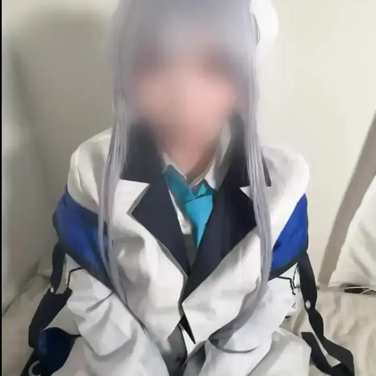 初のDL作品です!!
いつもイタズラする側だけど、今回は先生に
沢山攻められる動画になってます🩵マゾの人はごめんね🙄
お尻を真っ赤になるまで沢山叩かれて、イッてもディルド逃がしてくれなくてずっといきっぱなしにされちゃった。過去一いっちゃって頭おかしくなってるから正直見られるの凄くはずかしい
裸土下座するまでの動画もはいってるよ
縛られるのも初めてで凄く興奮した
沢山使ってくれると嬉しいな🩵