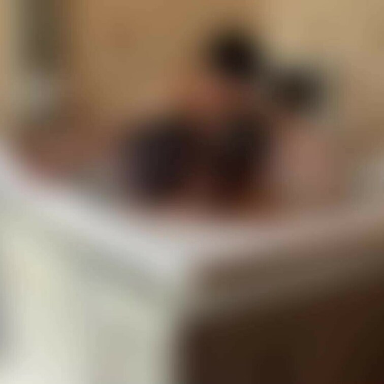 15秒はブラーが掛かっています。
クリンです💓
チンチが動画編集してくれました。
マッチョなイケメンさんと一緒にお