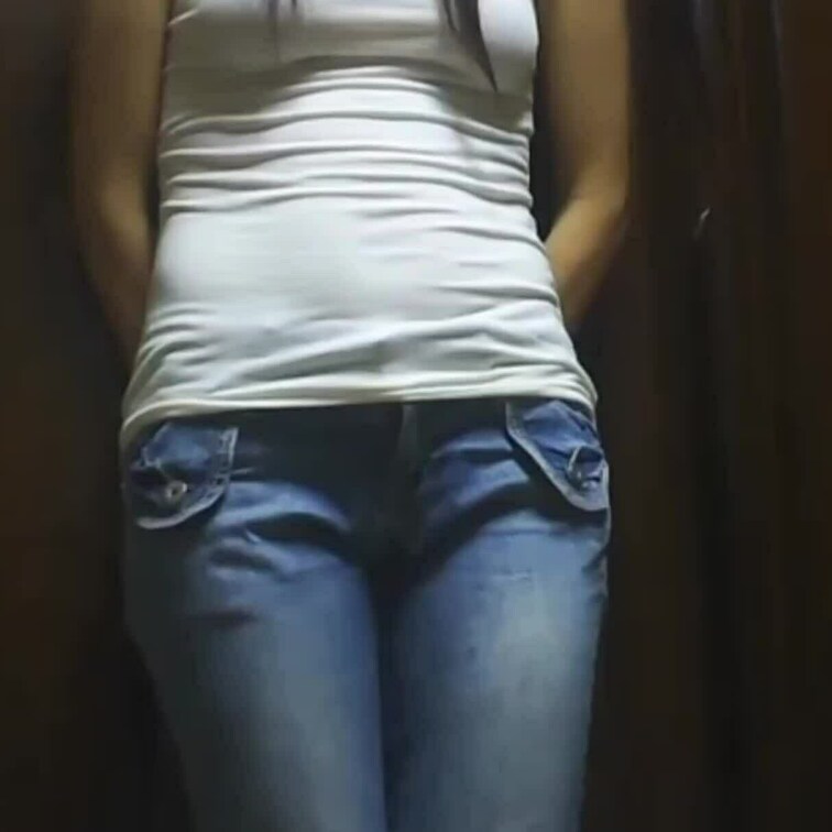 自己紹介の動画を撮りたくて、妻がセルフ撮影で何度も撮り直しています。結局どこにも出すことはなかったのですが、この撮影以降