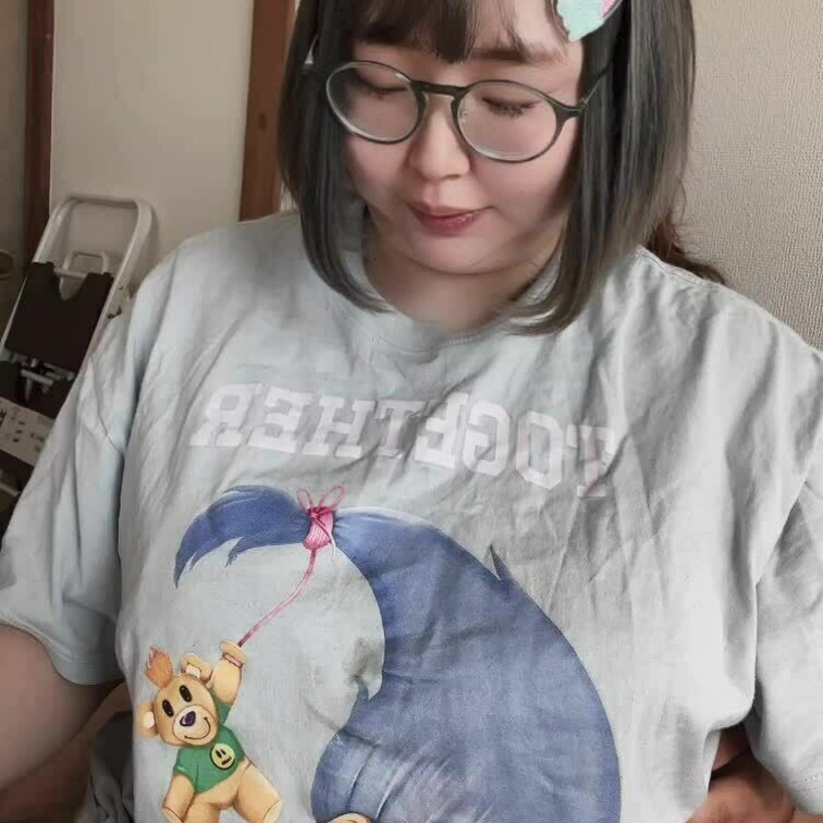 きょうはおっぱいモミモミ動画です( ,,◜𖥦◝,, )
Hカップのおっきなおっぱいを
思う存分揉み揉みされてます❣️