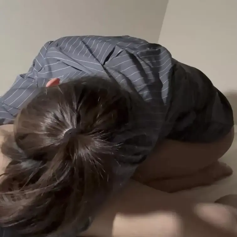 人妻さんによる縦横無尽な男責め！
フェラから乳首舐めとか、いきなり猛烈な手コキとかチクラチオとか、エロエロなんです