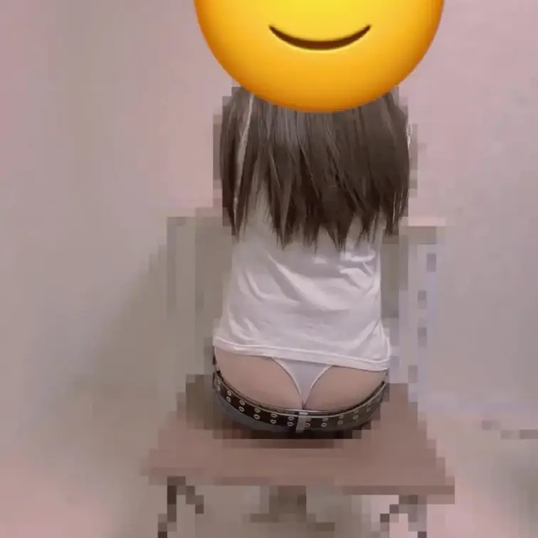 学園のアイドルちゃんシリーズ
タンクトップでかなりラフ