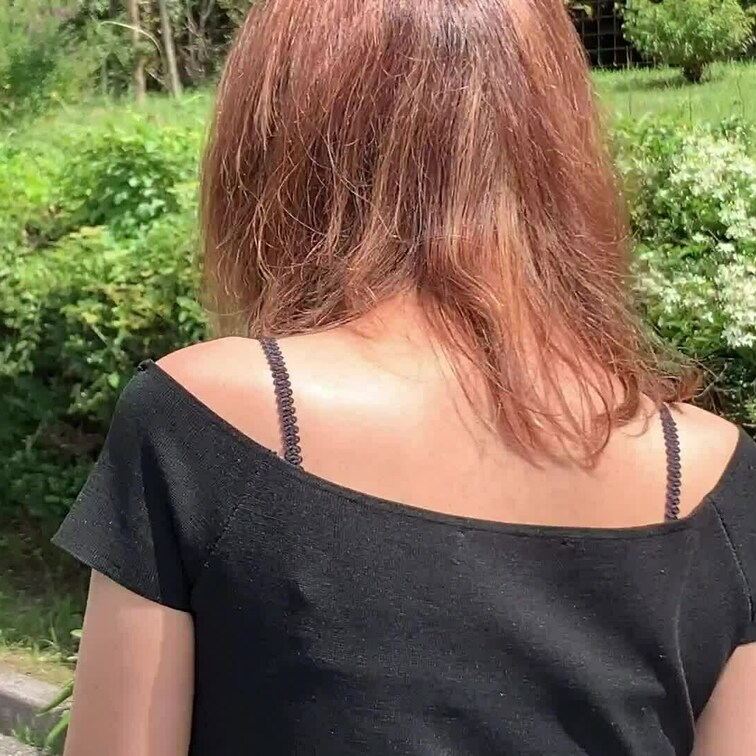 Tバック丸見えでプチ露出🫶