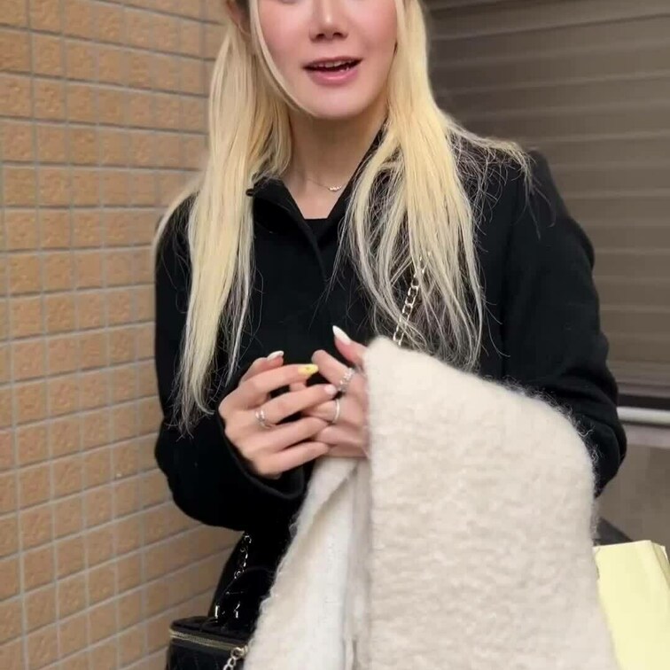 12/22から配信スタート🎉

ストリートマンコ図鑑 #08　ネイリストあおいさん　20歳なのにくすんだ剃り残しおま