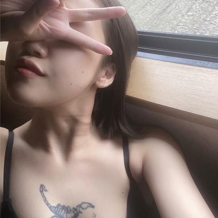 田舎の夕方は毎日素敵✨🌅

窓開けっ放しでおっぱい出してもよい🙆🏻‍♀️

ちるちる空間だから大好き💓🌿