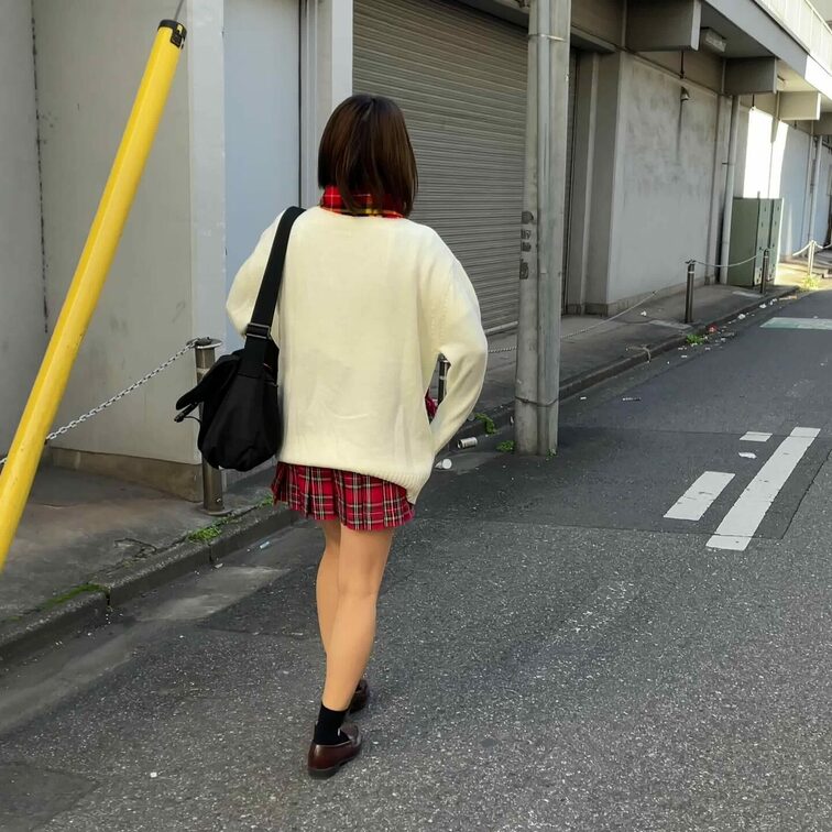 学生さんをアンケートと称し満喫に連れ込んで靴下を脱がせてみた その１


学生さんが街中で『アンケートに協力をお願