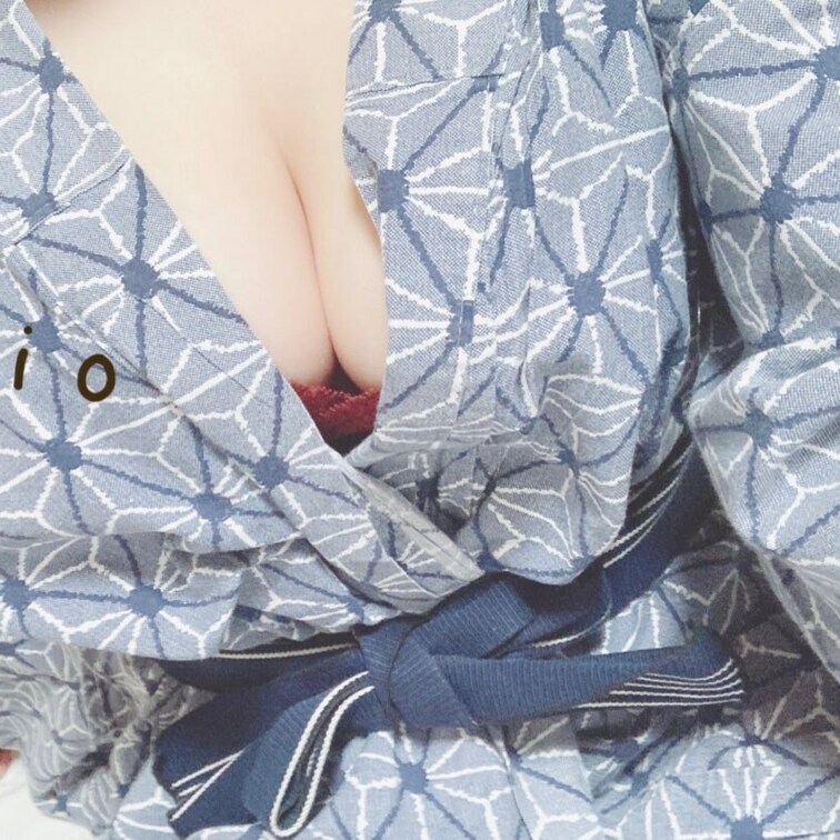 はじめまして！りおちゃっていいます☺︎
りおの身体でお○○○さんたちが興奮してくれることに興奮しちゃう変態なので、ぜひ