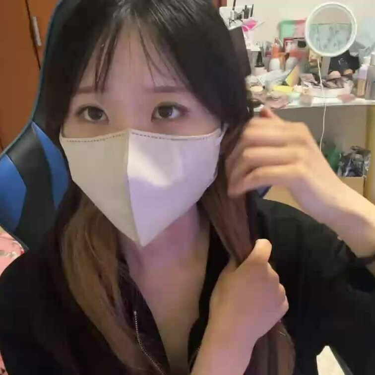 【いのり 20 歳】

いのりさんのライブ配信動画です
生配信 だと、1 回の有料配信を視聴すると、おおよそ平均 